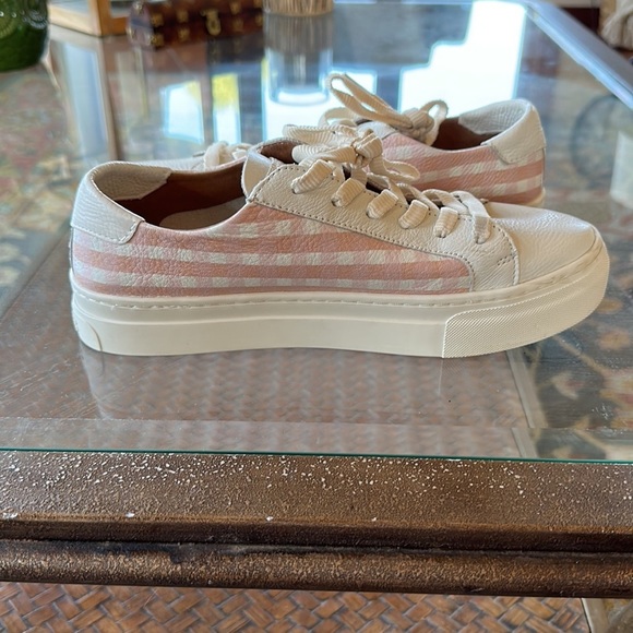 Soludos Ibiza Classic Leather Sneaker in pink check. Worn 1 time Size 9 - Picture 2 of 6